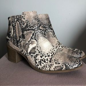 Qupid Topanga Black & White Python Snake Bootie